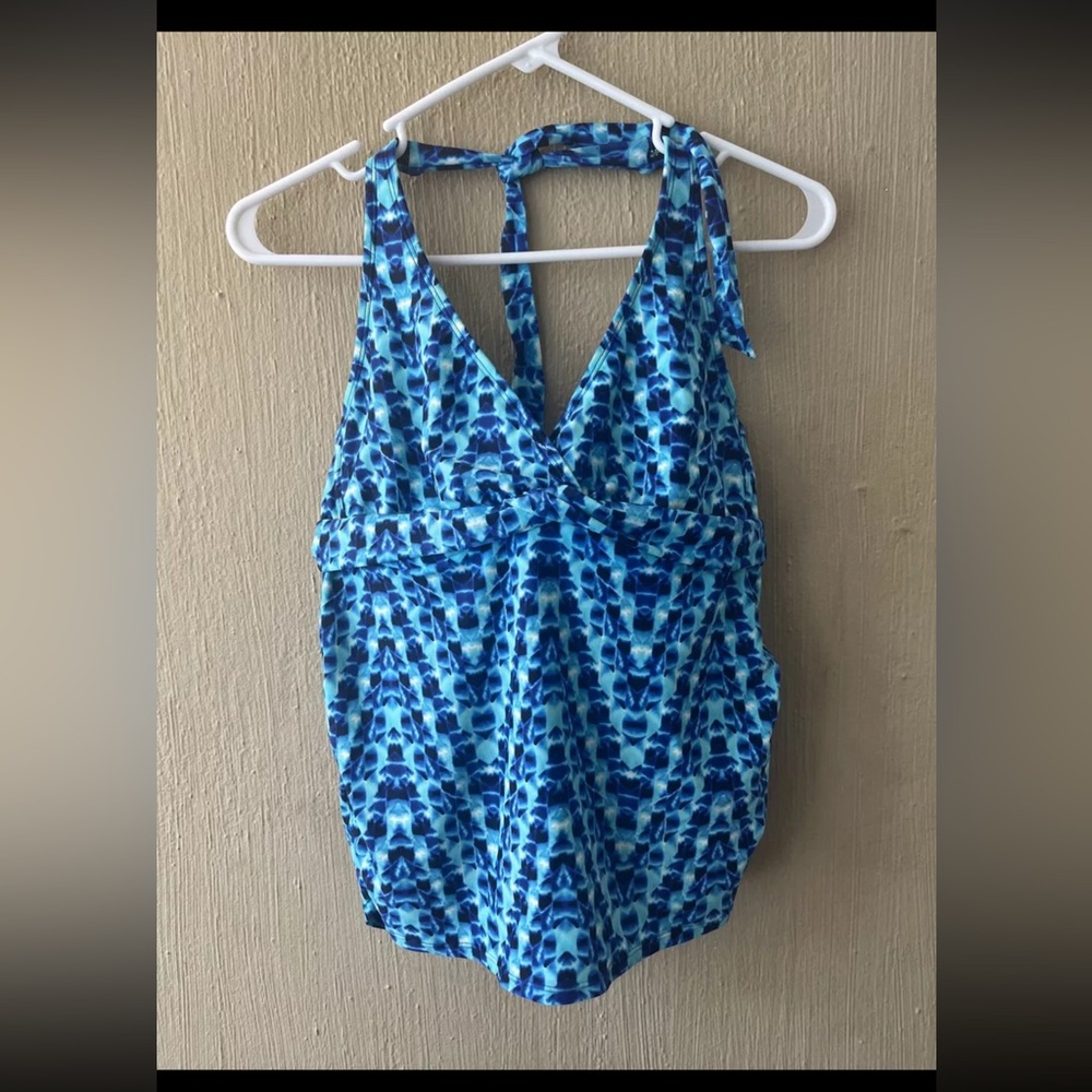 Athleta Swim Tankini Top 38 B/C Tie Dye Blue Underwire Bra  Blue White